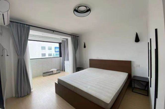 Jiangsu station spacious stunning 2br2bt with 13k