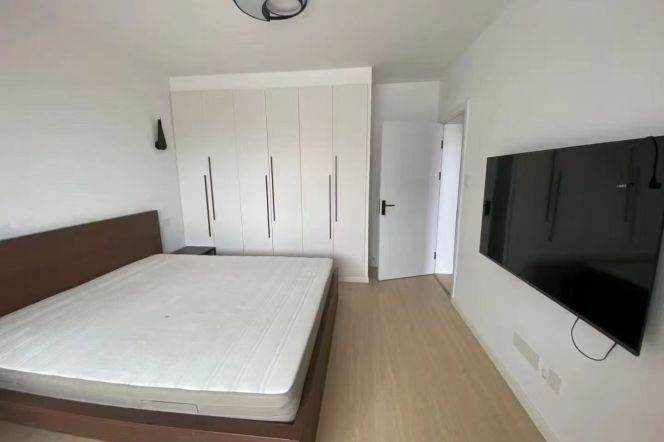 Jiangsu station spacious stunning 2br2bt with 13k