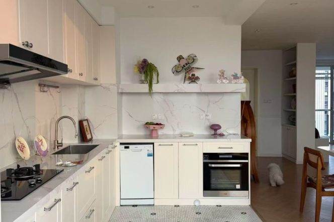 Xujiahui center floor heating 3brs/2lv/2bt apt wt balcony;L1/9/11