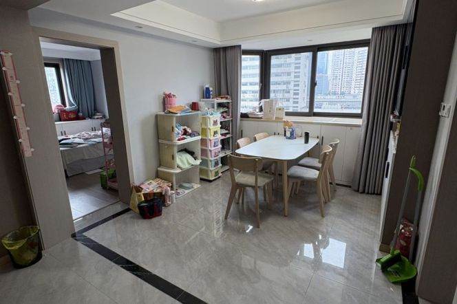 jiangsu rd elevator 3BR/2Baths/160sqm@L2/11
