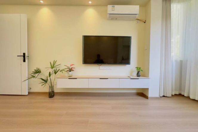 Dong'an rd/modern 1br 1lr/big living room/bright room/brand furniture,@L4/7
