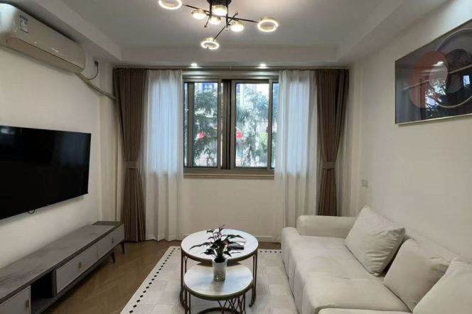 Jiaotong university spacious & nice 1br with 11.5k