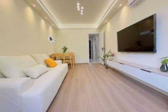Dong'an rd/modern 1br 1lr/big living room/bright room/brand furniture,@L4/7