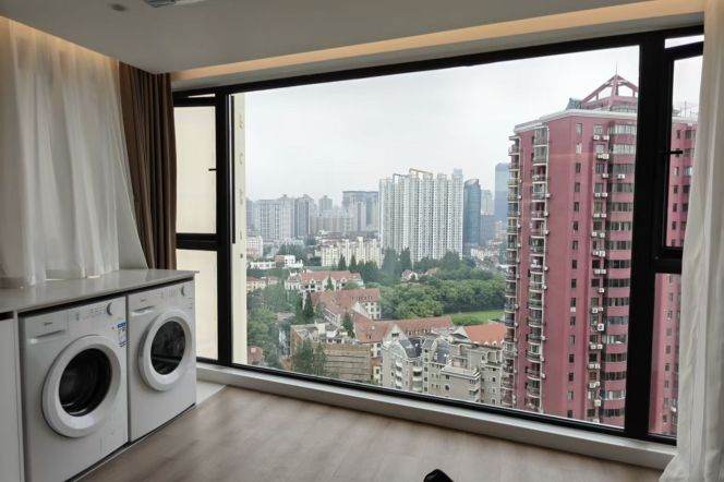 Lovely 3Brs & 2Btrs elevator Apt+Heating+central AC+Dishwasher@Jiangsu Rd