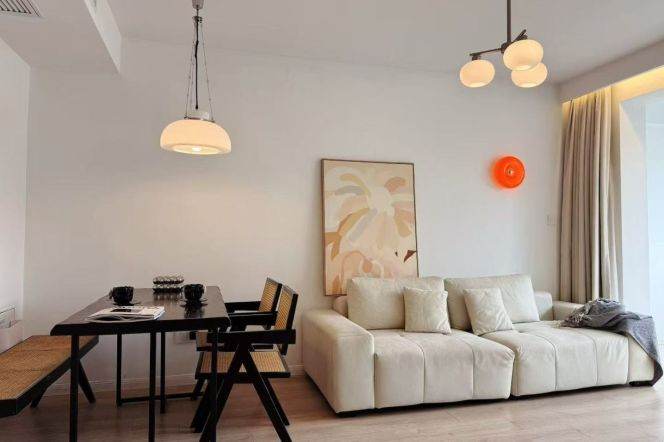 Jing’an temple charming & spacious 2br good compound with 15k