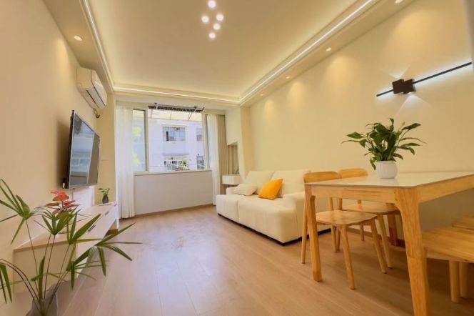 Dong'an rd/modern 1br 1lr/big living room/bright room/brand furniture,@L4/7