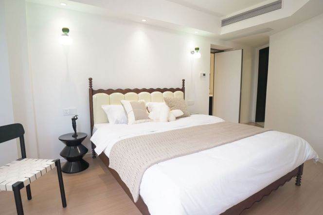 brand new 75 sqm 1 br Apt &elevator &central AC/zhongshan park 10.5K