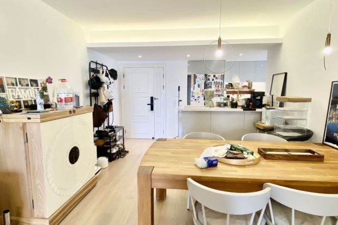 Quality 3BR 2BA High-Floor w/Balcony in the Courtyard/Zhenning Rd