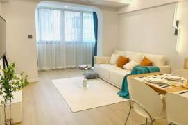 Spacious bright Apt in Changle Road