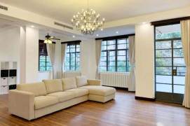 Bright historical Apt with Good view @JingAn Temple