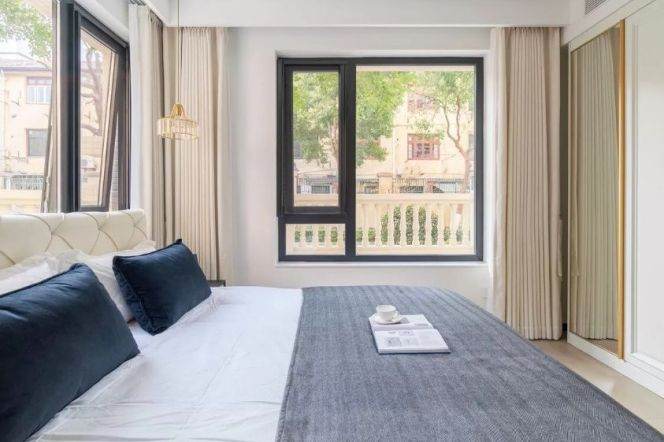 iapm/Joffre garden newly renovated 3 br Apt &huge yard &floor heating