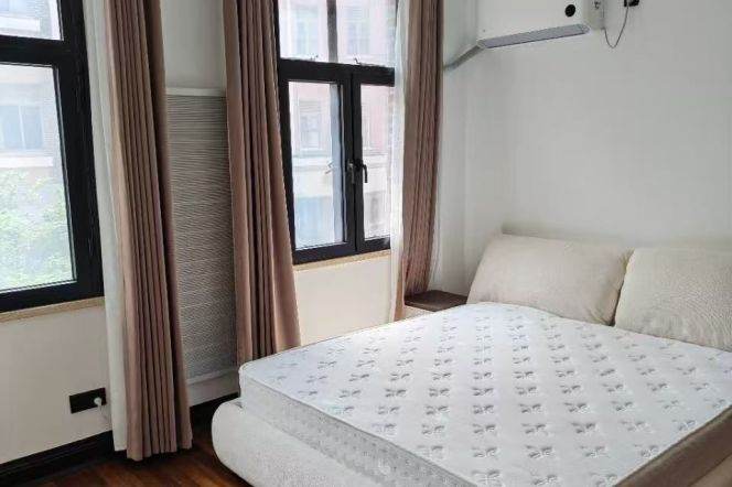 Middle Huaihai rd elevator 2BR 2BATH apartment