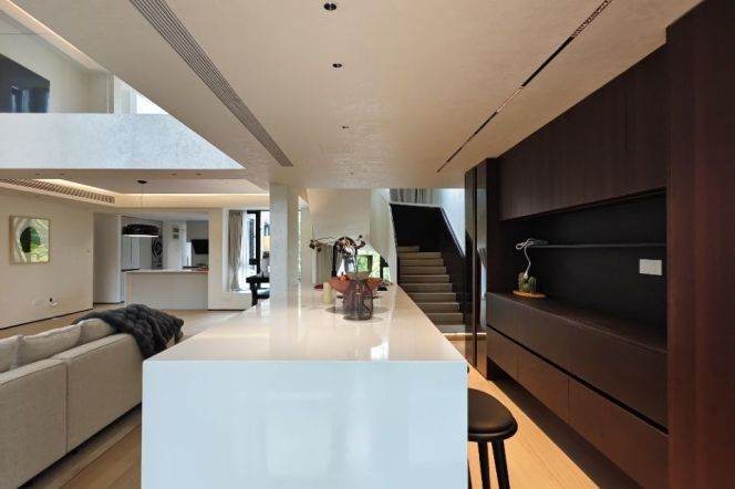 Anfu Road rare top-floor duplex with a separate large terrace and a high-ceilinged living room.