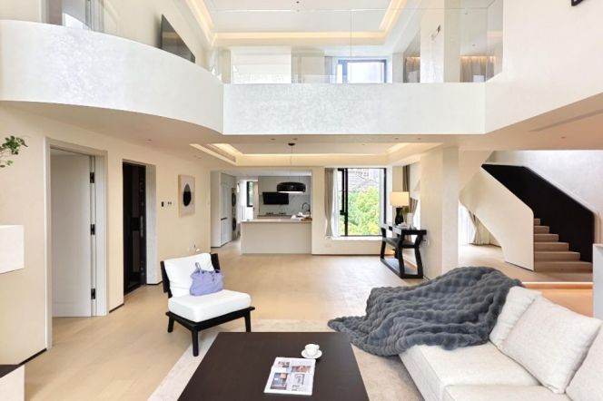 Anfu Road rare top-floor duplex with a separate large terrace and a high-ceilinged living room.