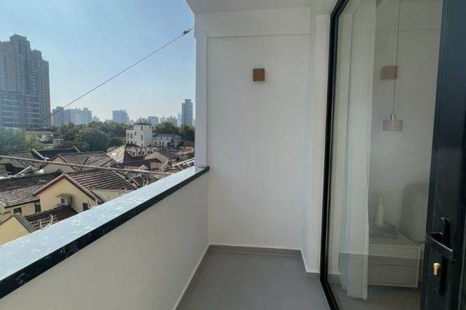 L1-10-12 Shaanxi South Road Metro Station, Shuangnan, with wall heating and a large balcony