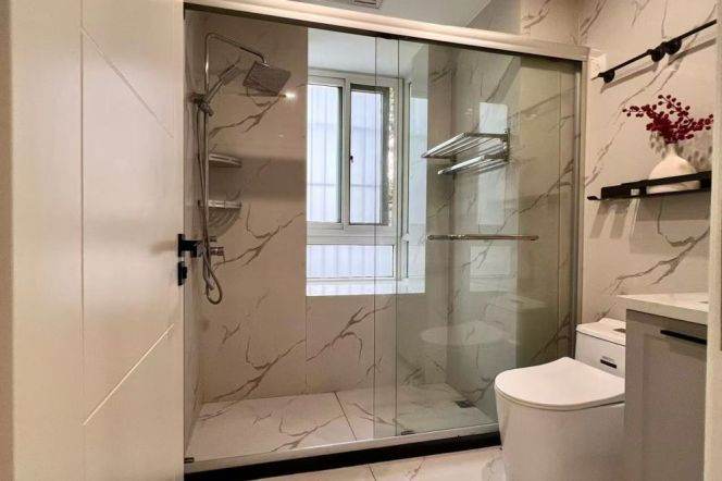 Changning L2 newly renovated 3 br Apt &huge yard &oven 18K