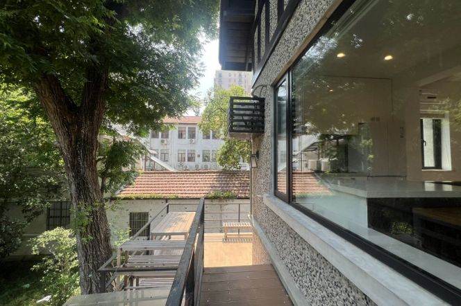 modern big 2brs lane house wall  heating open balcony near Middle Huaihai road 