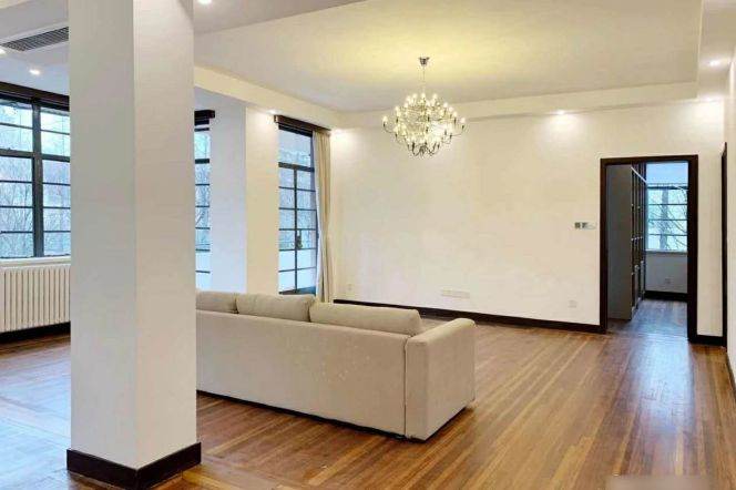 Bright historical Apt with Good view @JingAn Temple