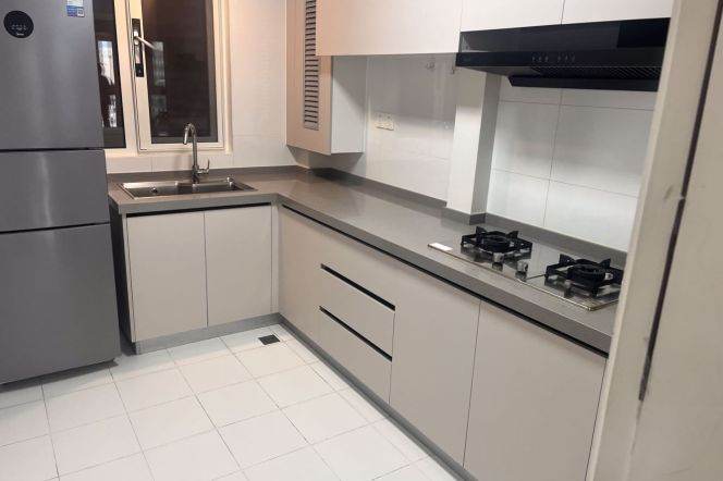 Jiaotong University 2bers apartment with a fixed parking space, self-occupied and fully decorated