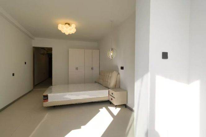 Bright spacious modern clean 1br Apt with elevator @ Changning