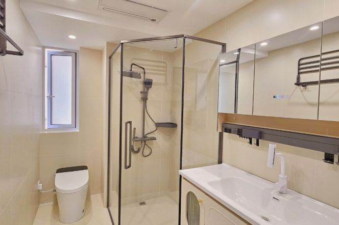 3 br newly renovated modern Apt &floor heating &dishwasher/Lujiazui 17.5K