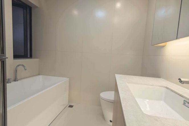 Suzhou River, No. 7/13 Changshou Road Metro Station, Whole House Underfloor Heating