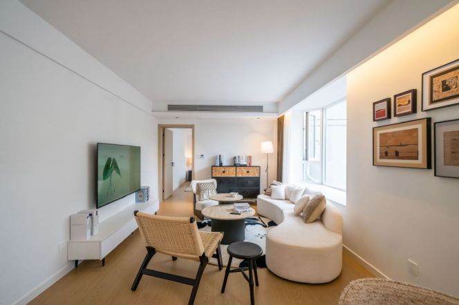 Spacious 1br apt nr Jiashan Rd Line 9&12 