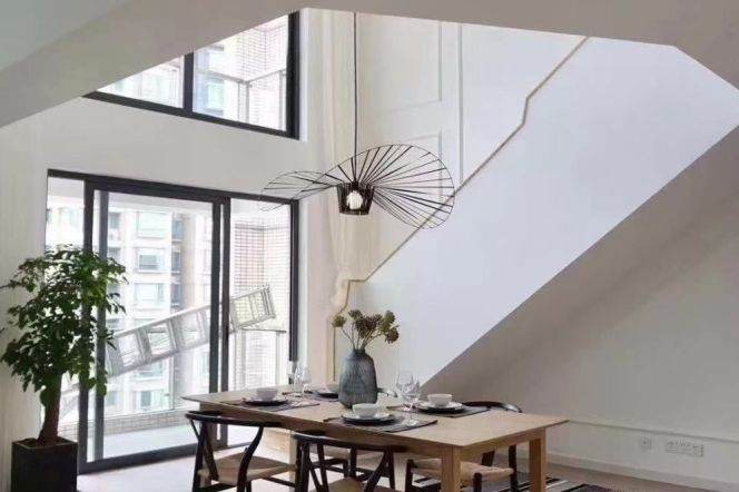 Elegan 240m² Penthouse w/Terrace in Huangpu District