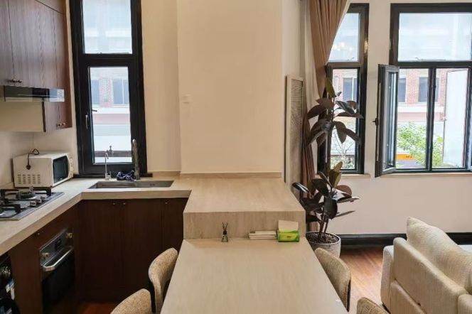 Middle Huaihai rd elevator 2BR 2BATH apartment