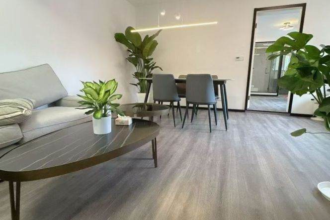 3 br 140 sqm chic Apt &elevator &floor heating &oven/changshu rd 15.5K