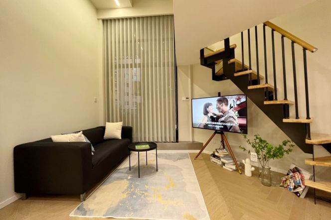 Short Term bright sunny 1 br 10K nice modern decoration golden location M2/7/14 Jing'an 