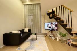 Short Term bright sunny 1 br 10K nice modern decoration golden location M2/7/14 Jing'an 