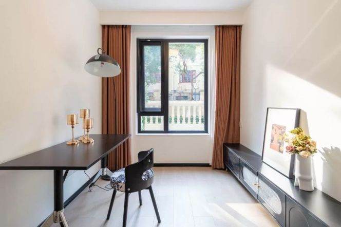 iapm/Joffre garden newly renovated 3 br Apt &huge yard &floor heating