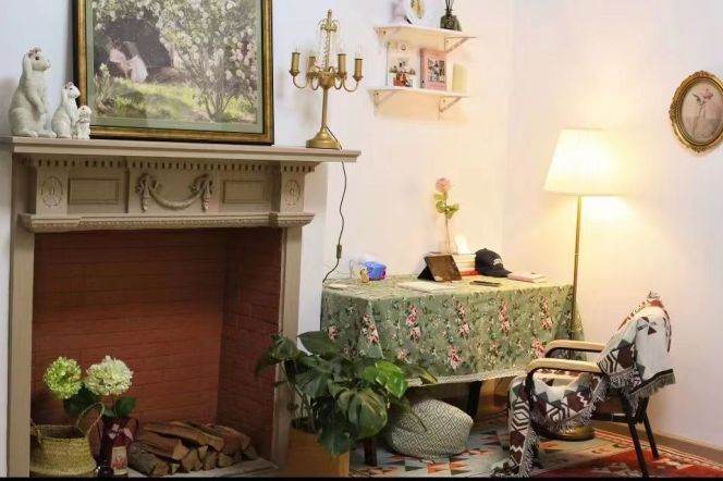 Beautiful historic apt with shared garden Near Line1,2,7,14  Jing'an