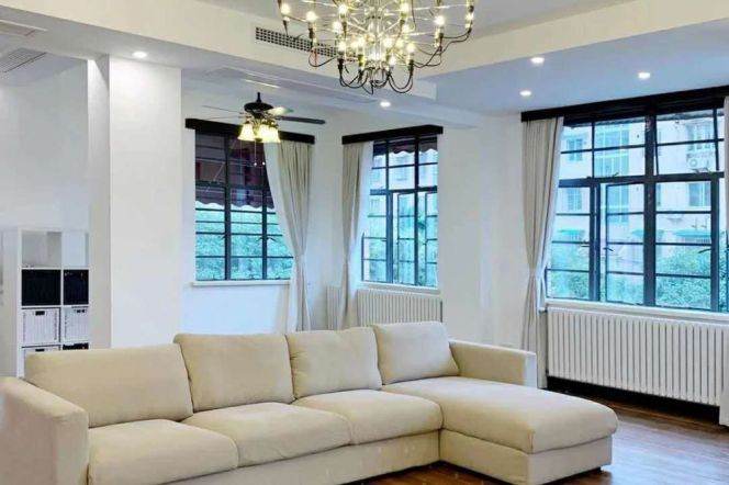 Bright historical Apt with Good view @JingAn Temple