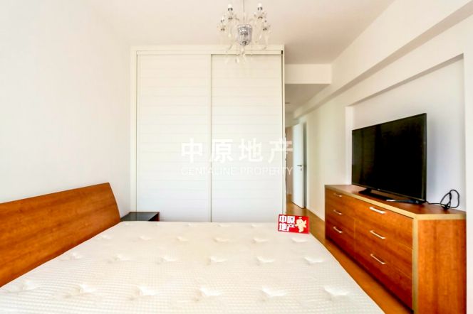 Xujiahui 170 sqm 3 br penthouse &huge roof terrace&gym/Pool 26K