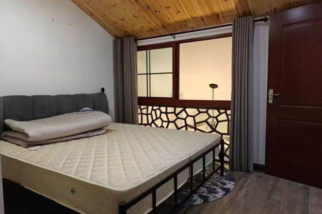 Jing'an temple 1BR 1.5BATH with balcony and terrace