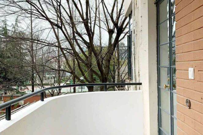Bright historical Apt with Good view @JingAn Temple