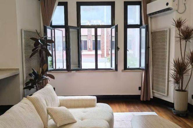 Middle Huaihai rd elevator 2BR 2BATH apartment