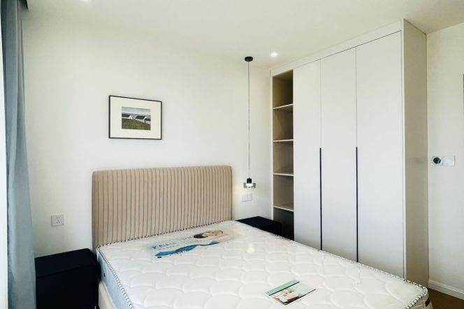 pudong 150 sqm 3 br modern Apt &floor heating 17K