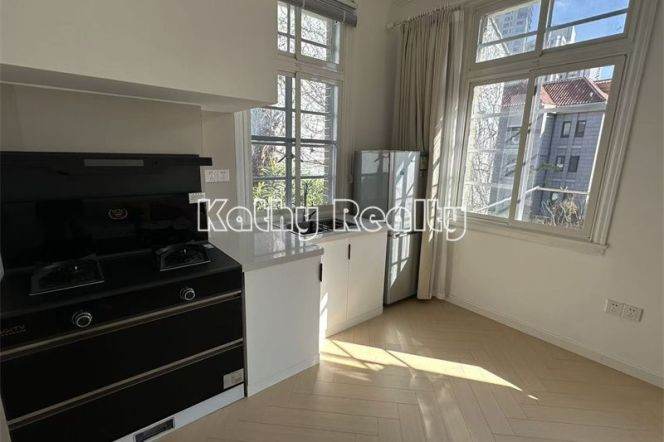 Great sunlight 1BR APT floor heating Xiangyang Rd 6.8k