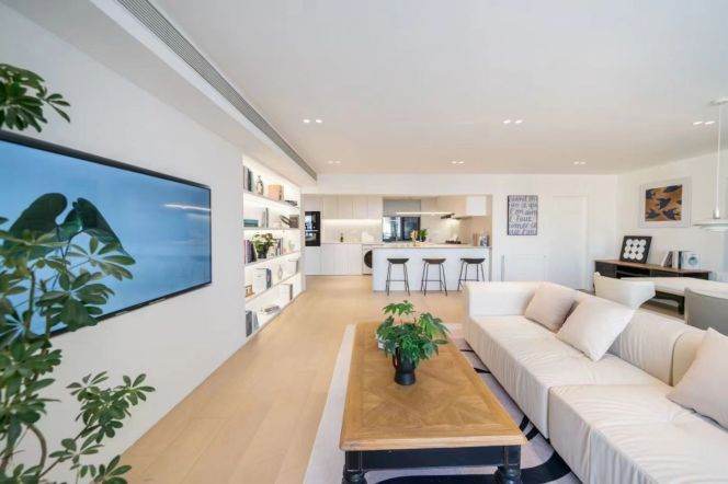 modern big 4brs floor heating open balcony nice view near line 7 and 13 Su zhou river 