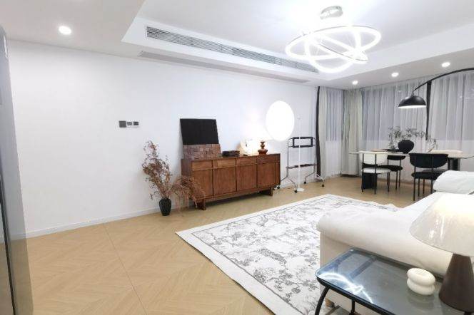 High rise modern bright spacious 2br flat @  line 2,15 Changning