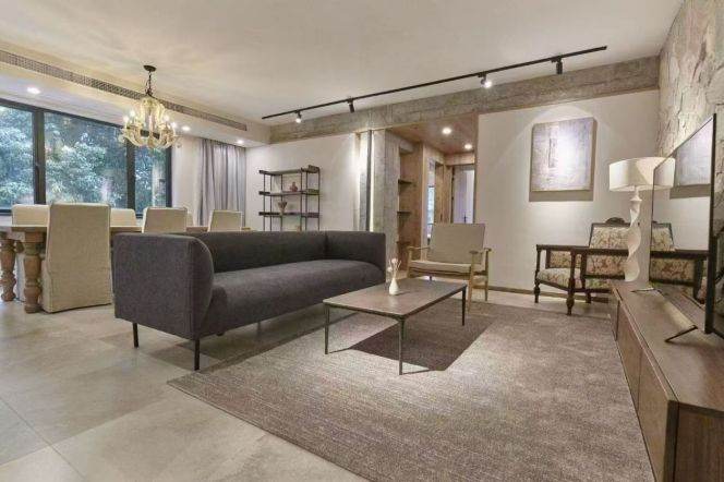 South Shanxi rd 2BR 2BATH with balcony