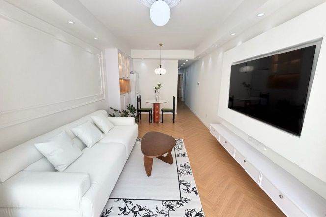 Spacious Modern 1Br/2Lr/1Bt+Lovely Yard@L3/4/11/14 Caoyang Rd Station