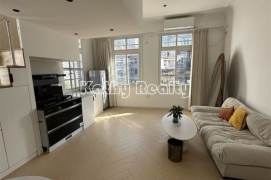 Great sunlight 1BR APT floor heating Xiangyang Rd 6.8k