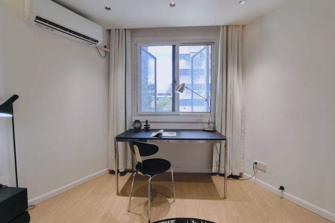 jiaotong uni elevator 1BR/big living room@L10/11 