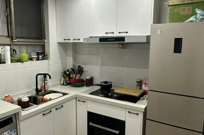 Newly 1br/85sqm & heating/lift @Jiaotong Univer & Line 10/11