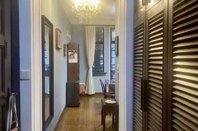 Beautiful historic building 1BR Nanjing(w) Rd 15.5k