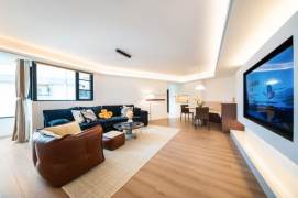  Well-Laid 3-Bedroom & at Shenyin Tower, Jing'an Inner Ring Perfect for Family & Study 